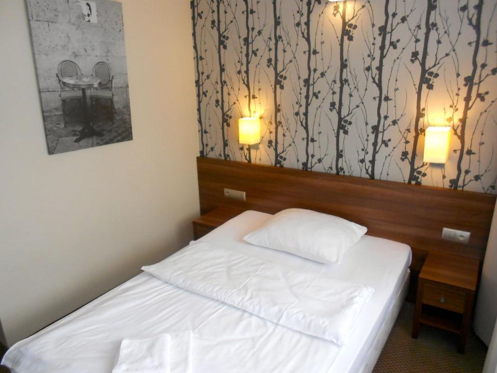 Hotel Srodmiejski Жельона Гора Стая снимка
