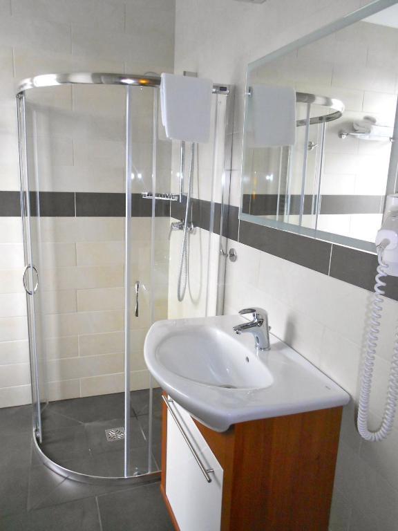 Hotel Srodmiejski Жельона Гора Стая снимка