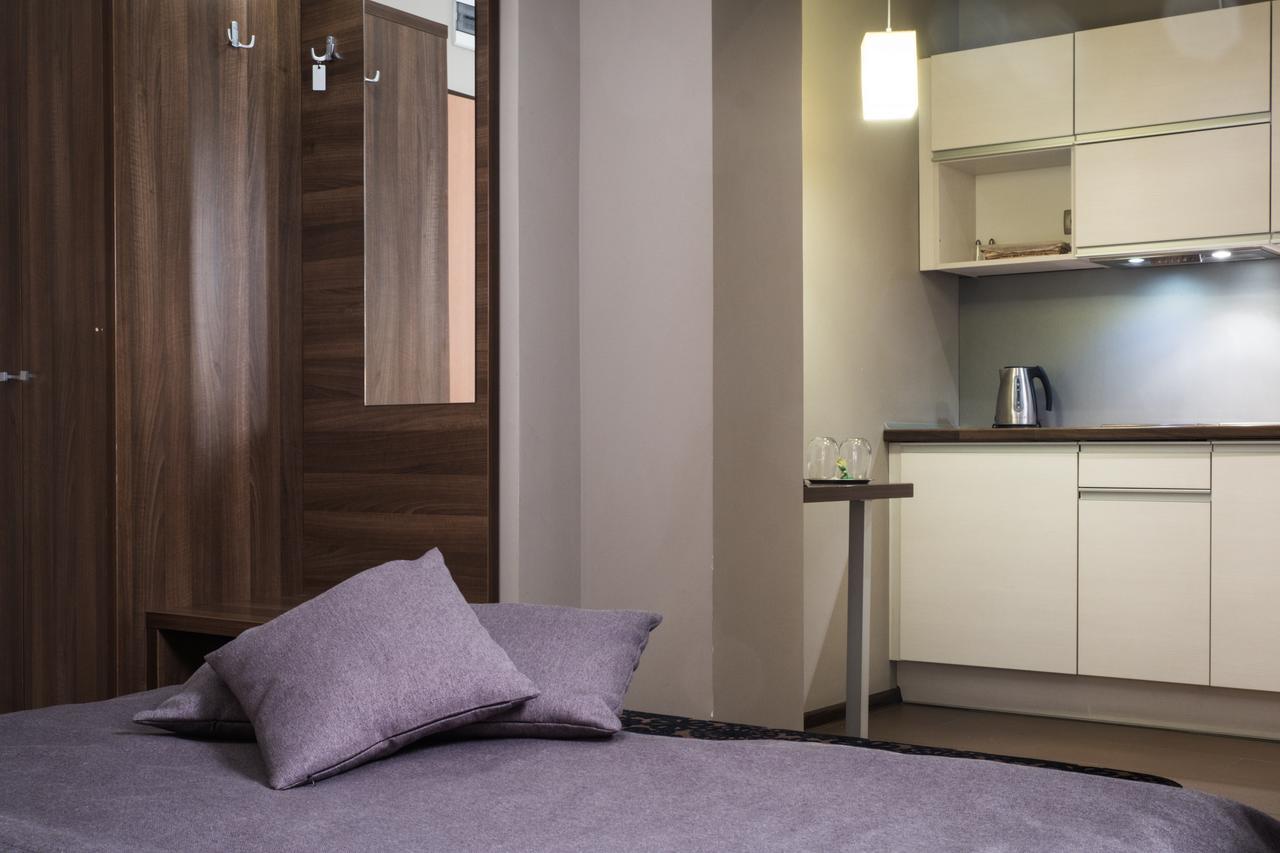 Hotel Srodmiejski Жельона Гора Екстериор снимка