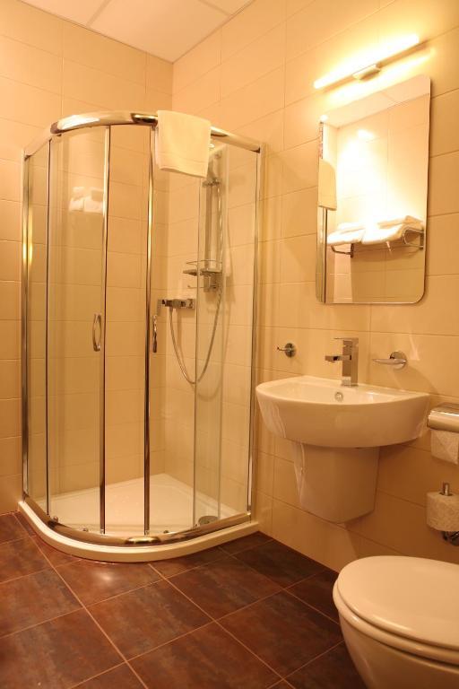 Hotel Srodmiejski Жельона Гора Стая снимка
