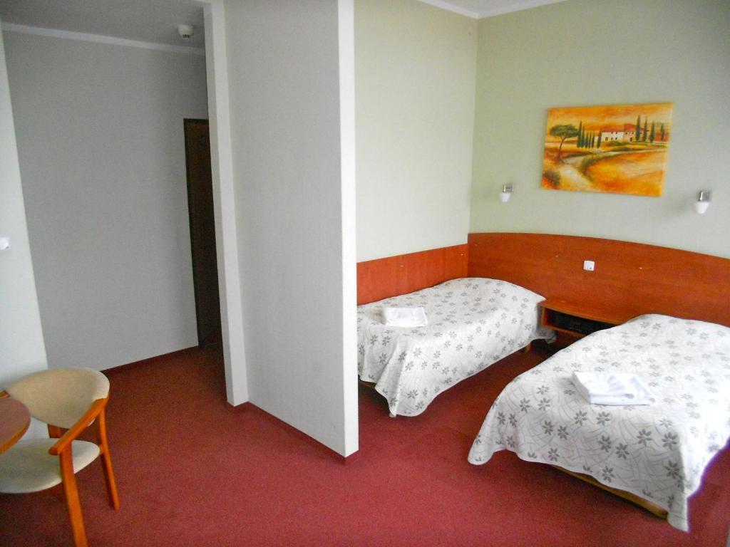 Hotel Srodmiejski Жельона Гора Стая снимка